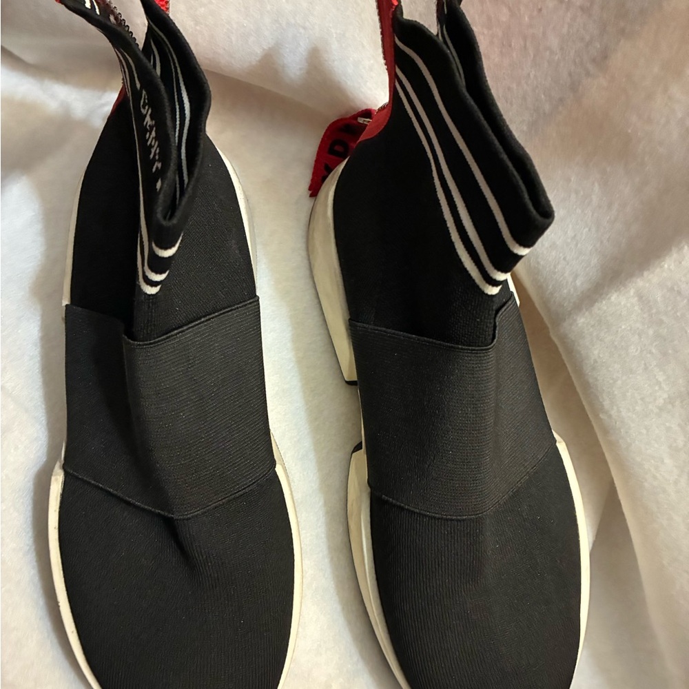 Dkny size 10 Black and White Boots